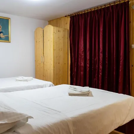 Casa Karol בית הארחה 3*